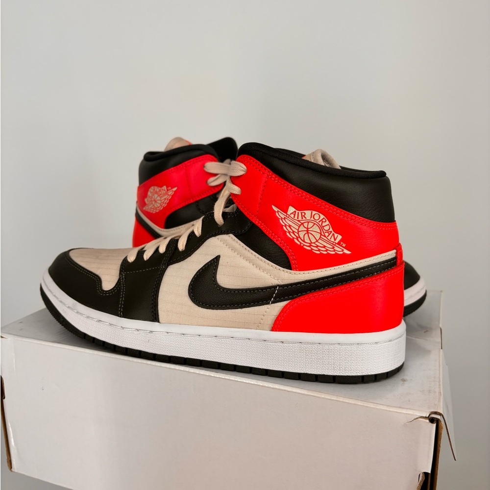 Nike Air Jordan 1 Mid Newsprint Ligth Oreowood Brown Size 10.5 - Picture 4 of 5